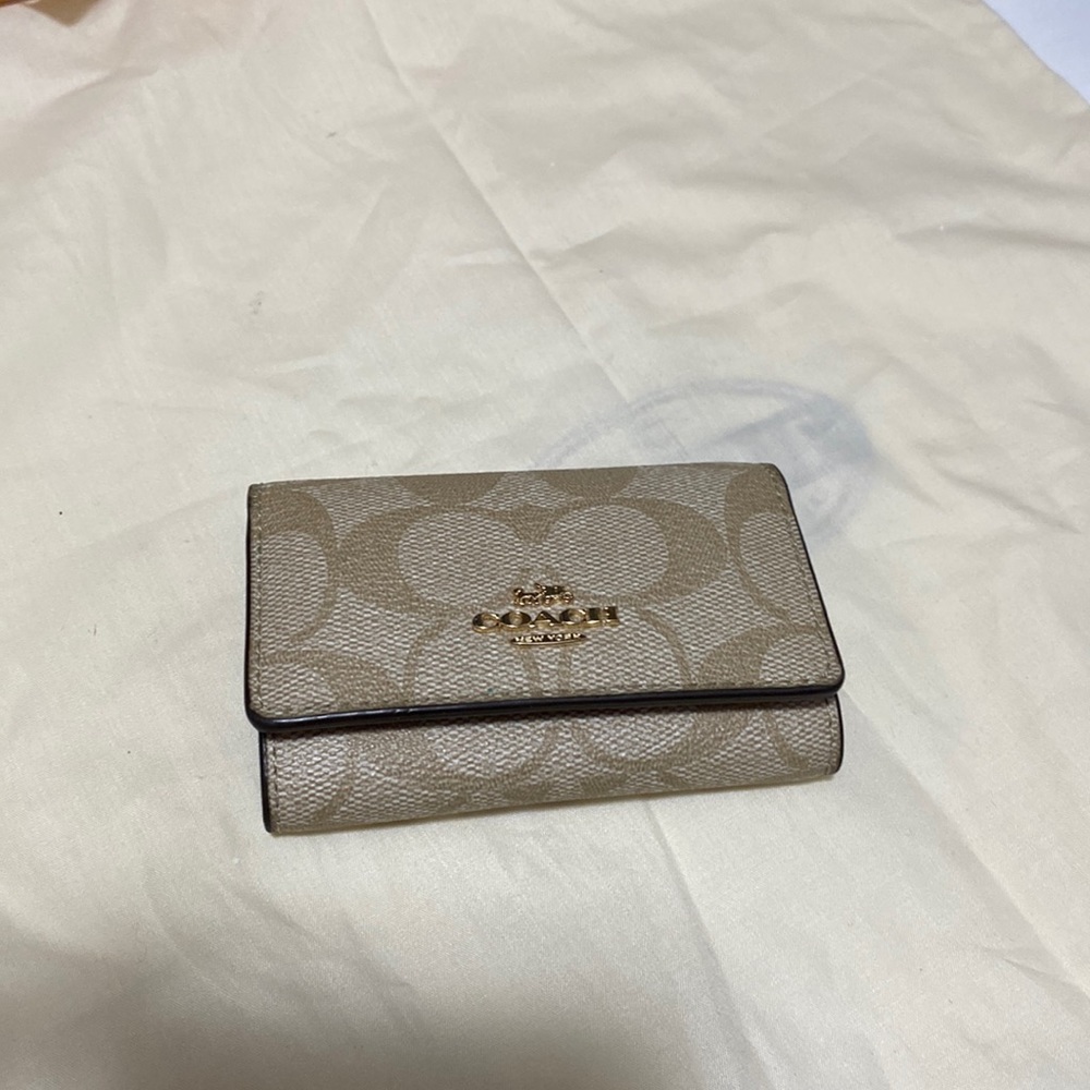 Five Ring Key Case In Signature Canvas
